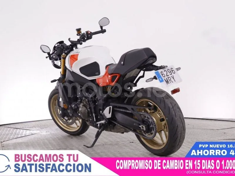 Yamaha XSR900 - Vista 4