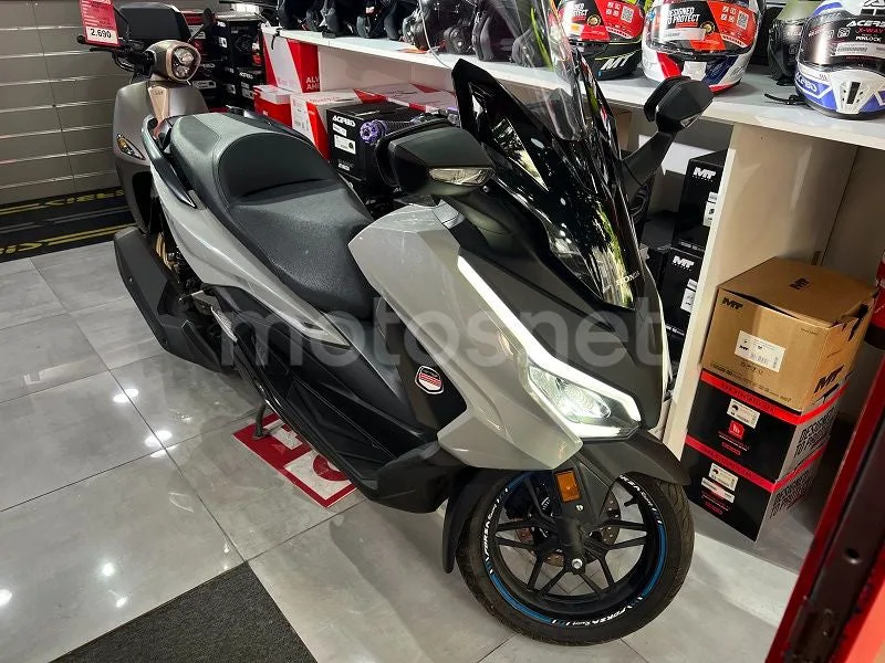 Honda Forza 125 - Vista 6