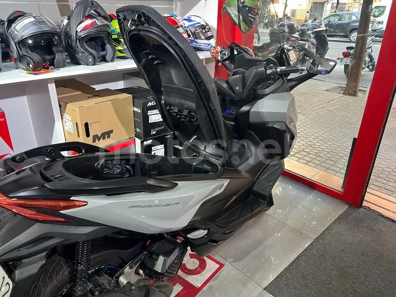 Honda Forza 125 - Vista 7