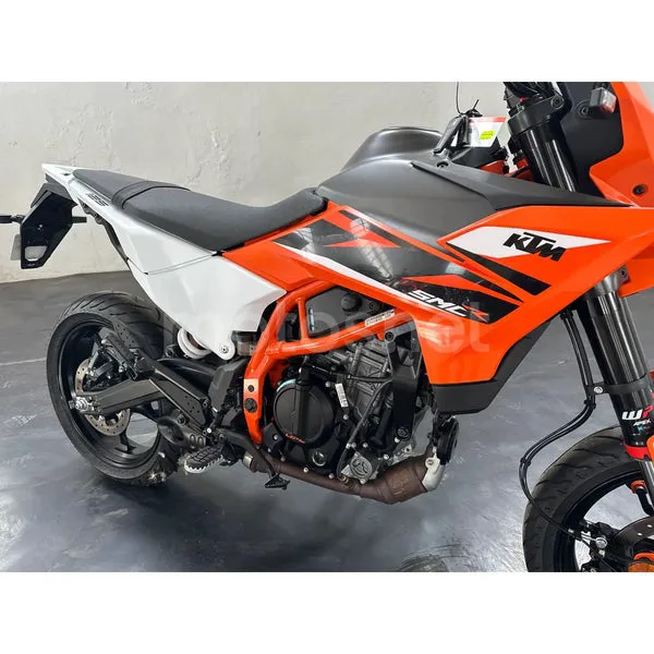 KTM 125 SMC R - Vista 4