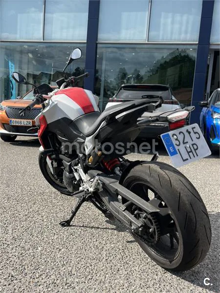 BMW F 900 R - Vista 3