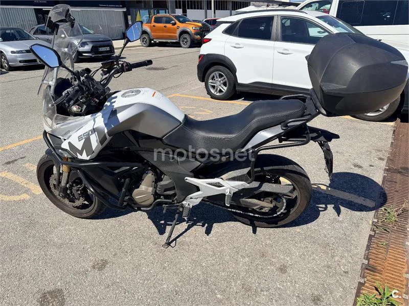 CFMOTO 650MT - Vista 3