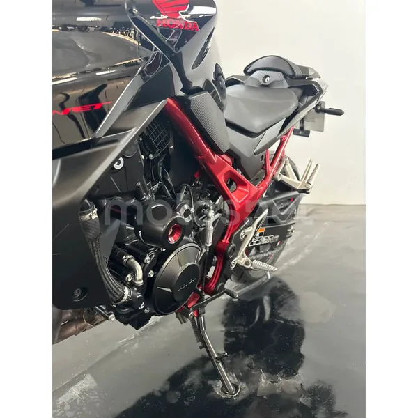 Honda CB750 Hornet - Vista 6