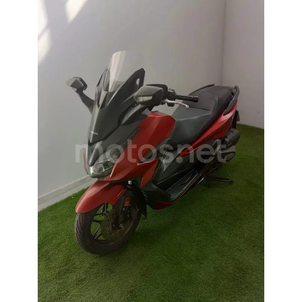 Honda Forza 125 - Vista 3