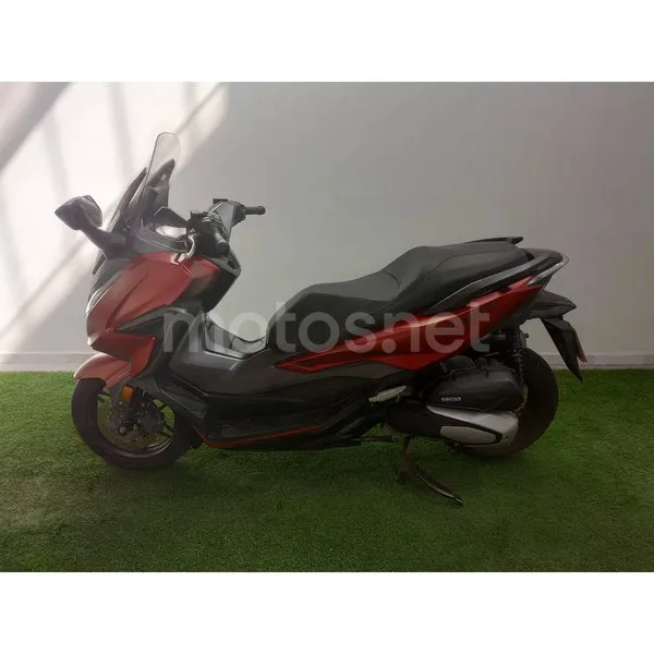 Honda Forza 125 - Vista 4