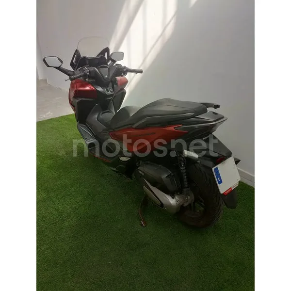 Honda Forza 125 - Vista 8