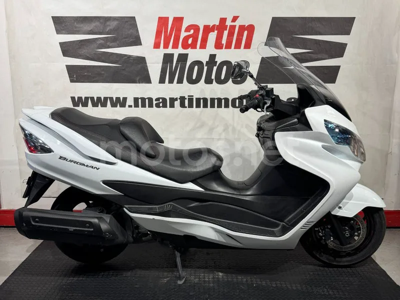 Suzuki Burgman 400 3375 € 2014 Navarra - 2