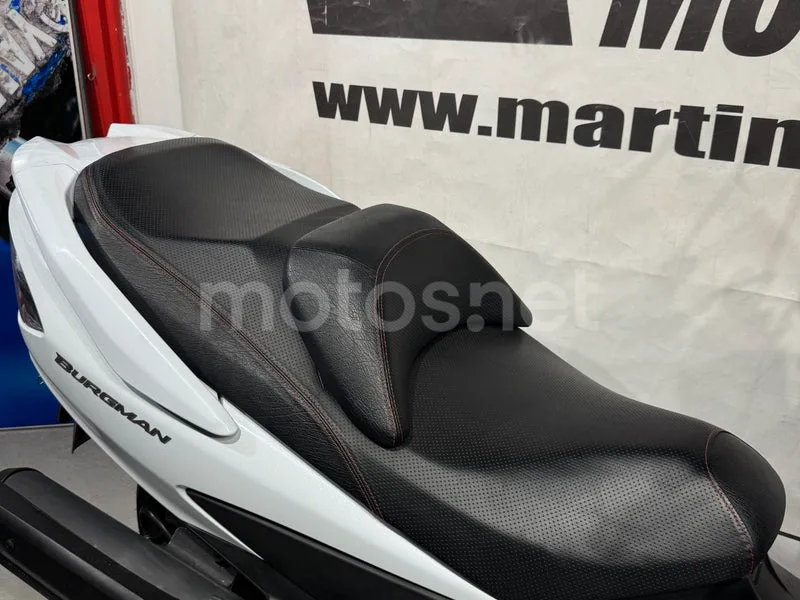 Suzuki Burgman 400 - Vista 11