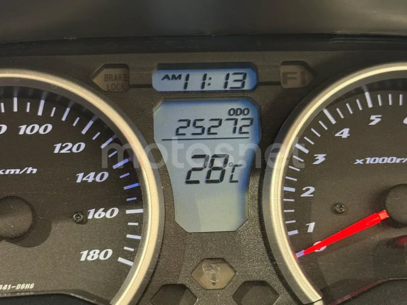 Suzuki Burgman 400 - Vista 16