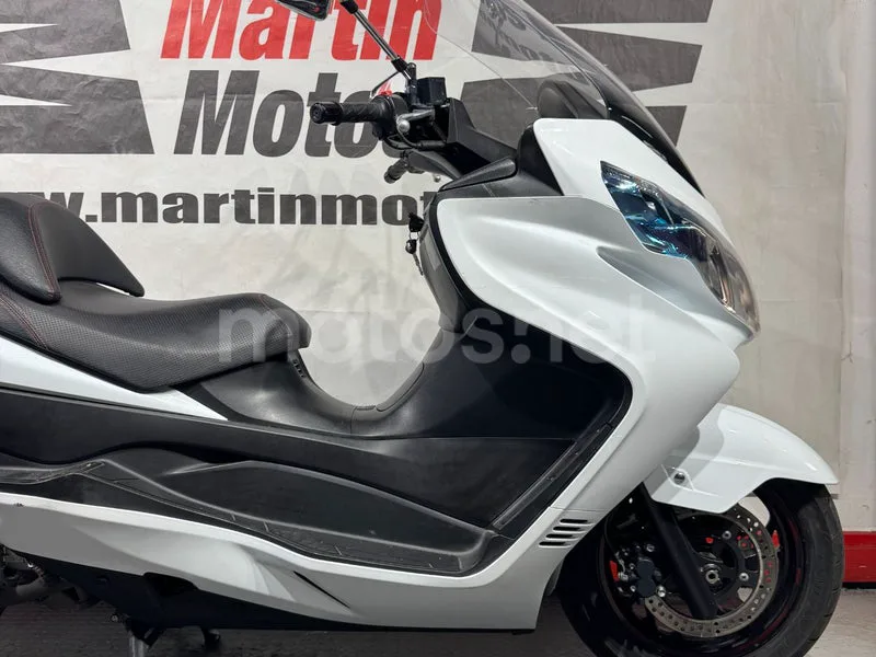 Suzuki Burgman 400 - Vista 8
