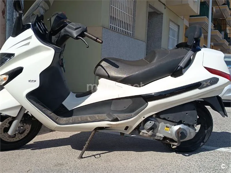 Piaggio XEvo 125 - Vista 4
