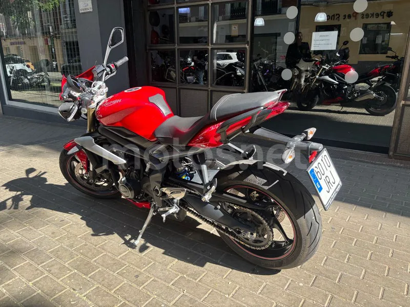 Triumph Street Triple - Vista 3