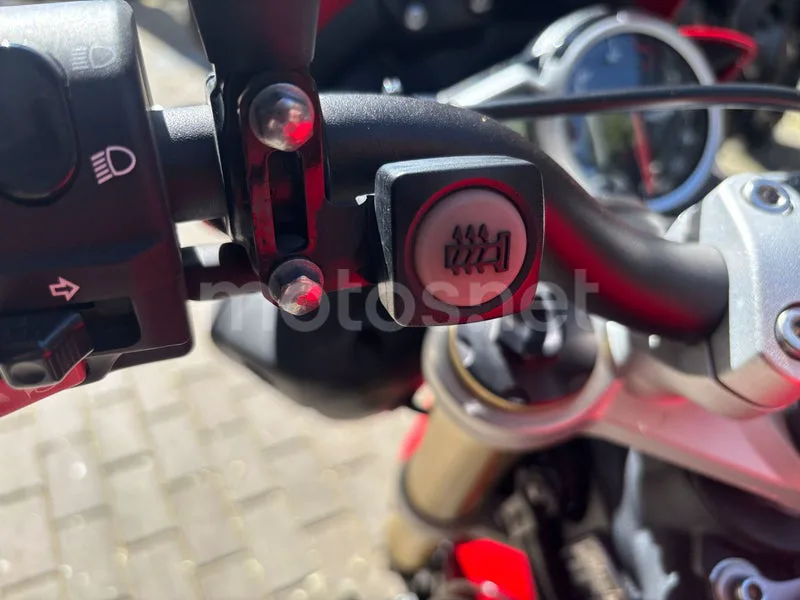 Triumph Street Triple - Vista 4