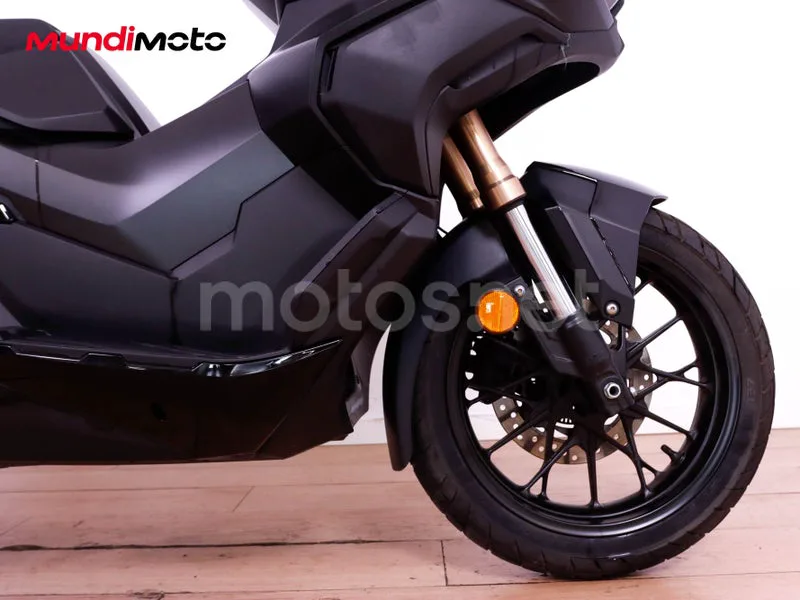 Honda ADV350 - Vista 37