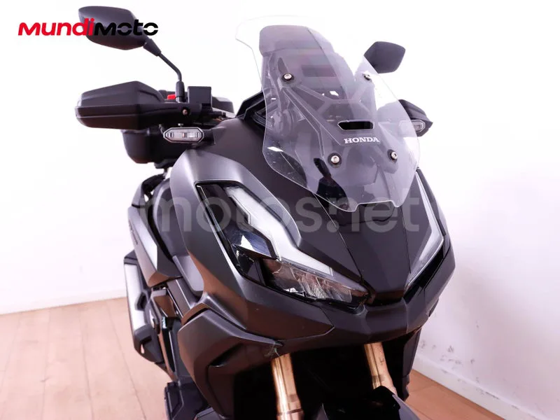 Honda ADV350 - Vista 5