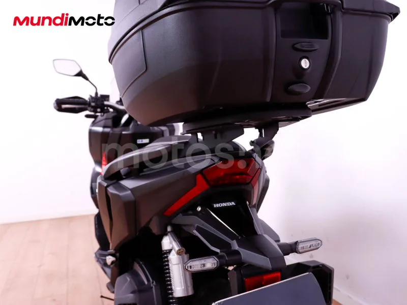 Honda ADV350 - Vista 9