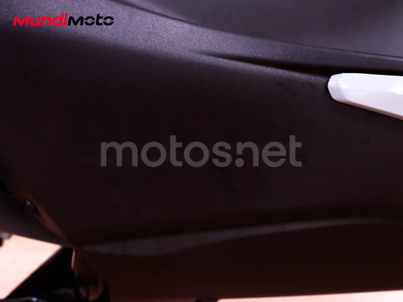 Yamaha XMAX 300 - Vista 23