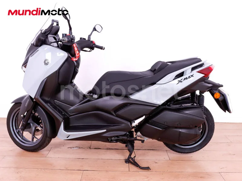 Yamaha XMAX 300 - Vista 6
