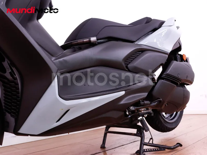 Yamaha XMAX 300 - Vista 10