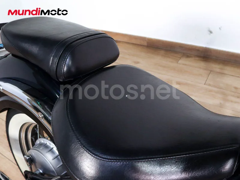 Suzuki Intruder C800 - Vista 20