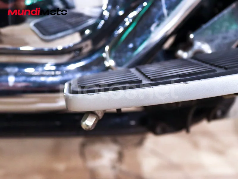 Suzuki Intruder C800 - Vista 21