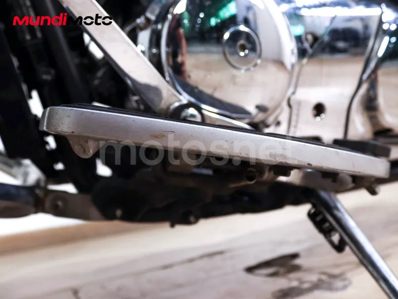 Suzuki Intruder C800 - Vista 40