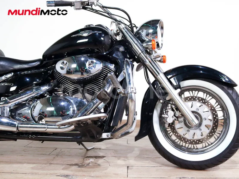 Suzuki Intruder C800 - Vista 48