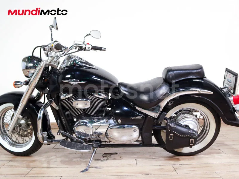 Suzuki Intruder C800 - Vista 6
