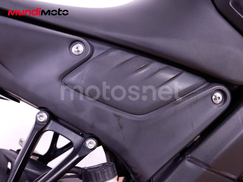 Yamaha MT-125 - Vista 16