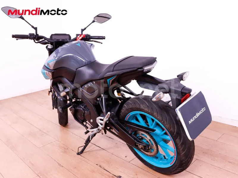 Yamaha MT-125 - Vista 8
