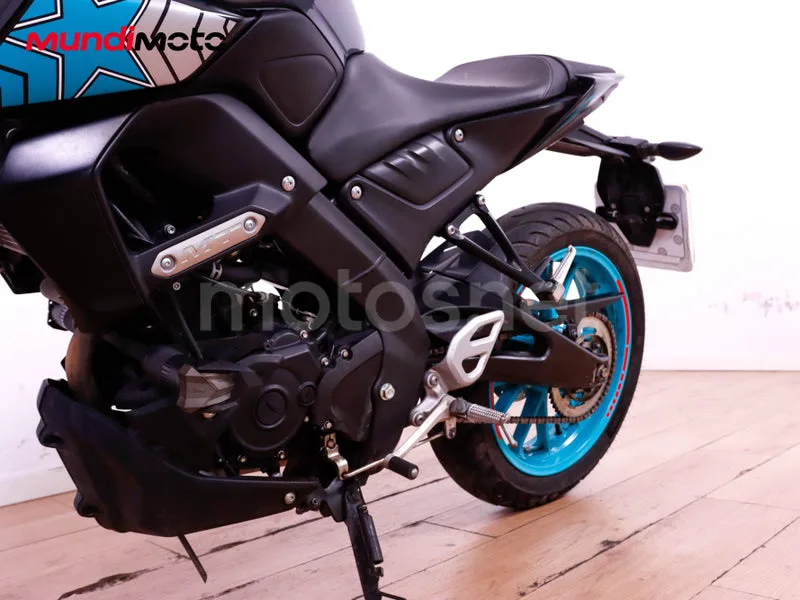Yamaha MT-125 - Vista 10