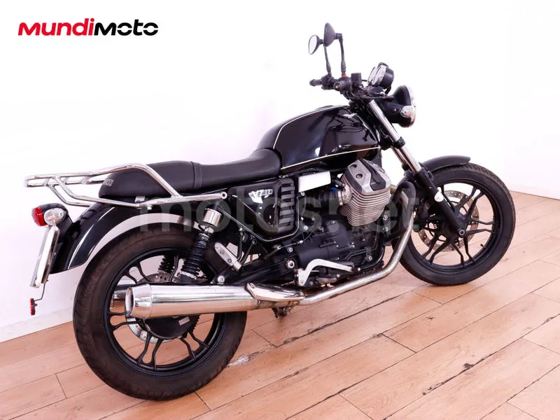 Moto Guzzi V7 II - Vista 3