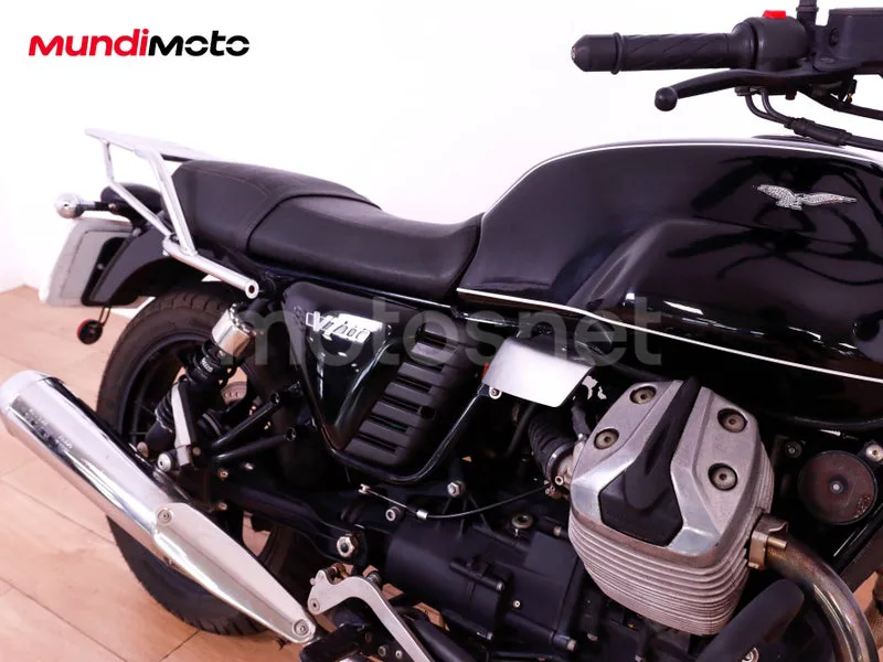 Moto Guzzi V7 II - Vista 75