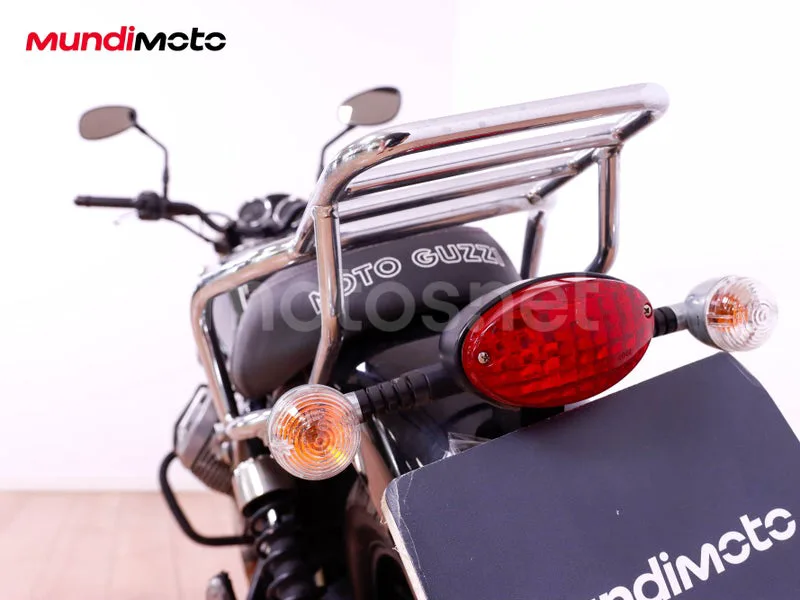 Moto Guzzi V7 II - Vista 9