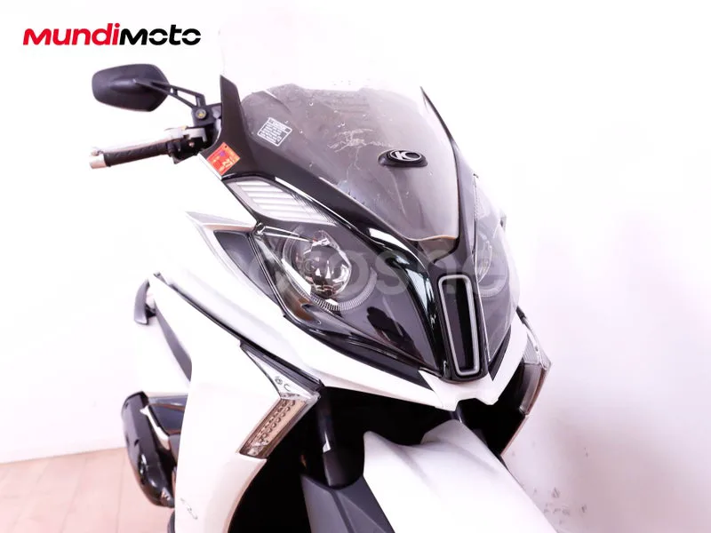 Kymco Super Dink 125 - Vista 5