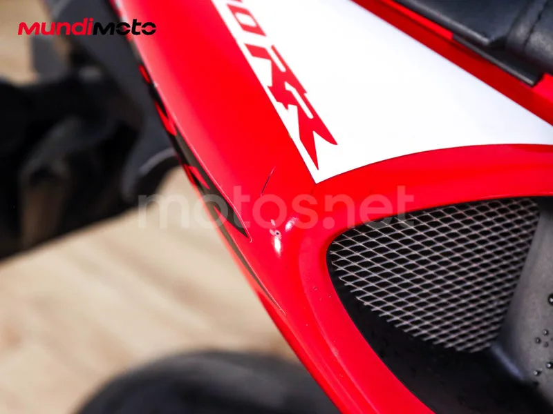 Honda CBR1000RR Fireblade - Vista 15