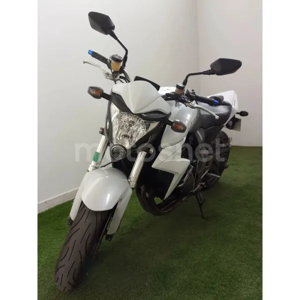 Honda CB1000R - Vista 3