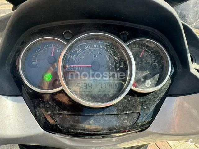 Piaggio MP3 Yourban 300 - Vista 5