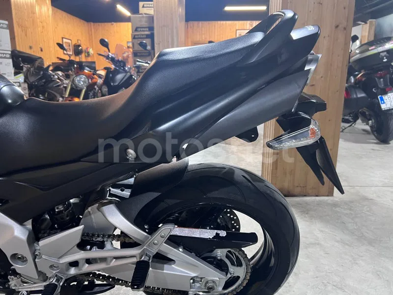 Suzuki GSR600 - Vista 16
