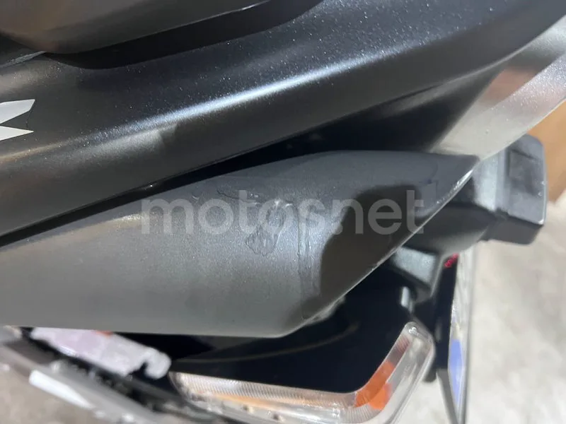 Suzuki GSR600 - Vista 17