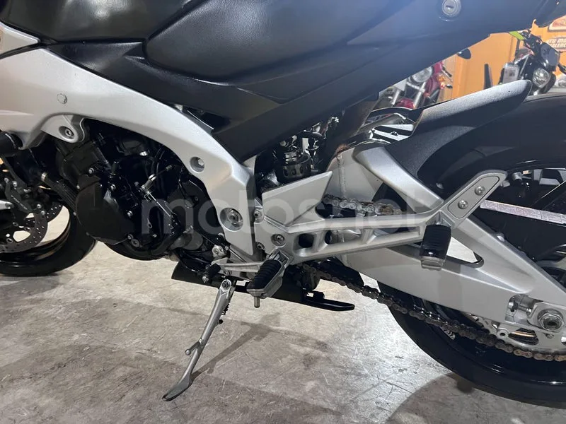 Suzuki GSR600 - Vista 18