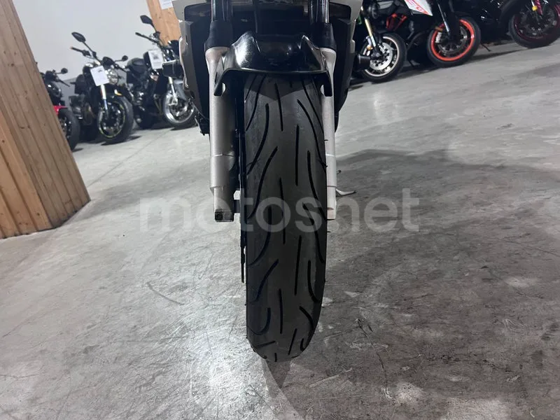 Suzuki GSR600 - Vista 34