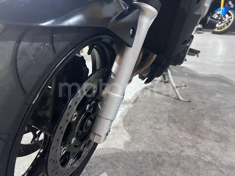 Suzuki GSR600 - Vista 37