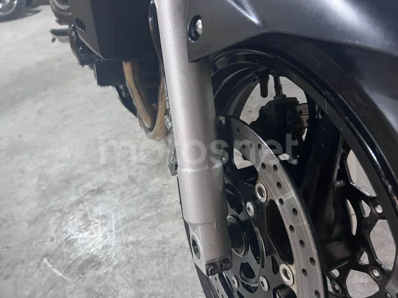 Suzuki GSR600 - Vista 40