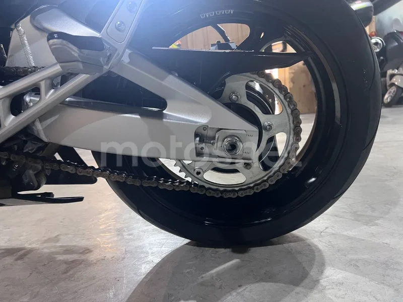 Suzuki GSR600 - Vista 59