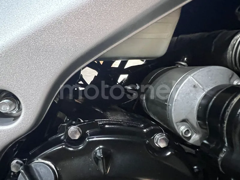 Suzuki GSR600 - Vista 69