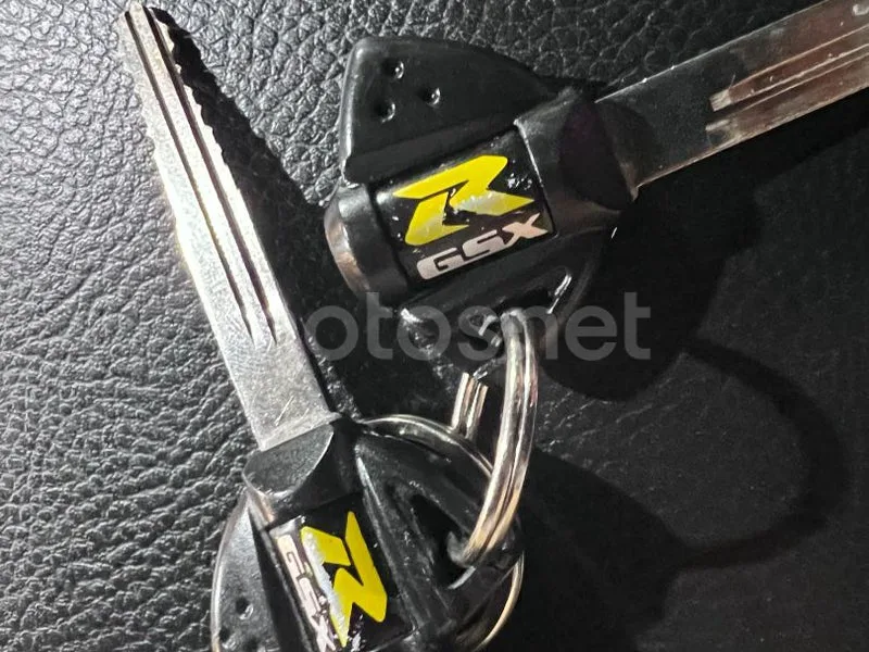 Suzuki GSR600 - Vista 70