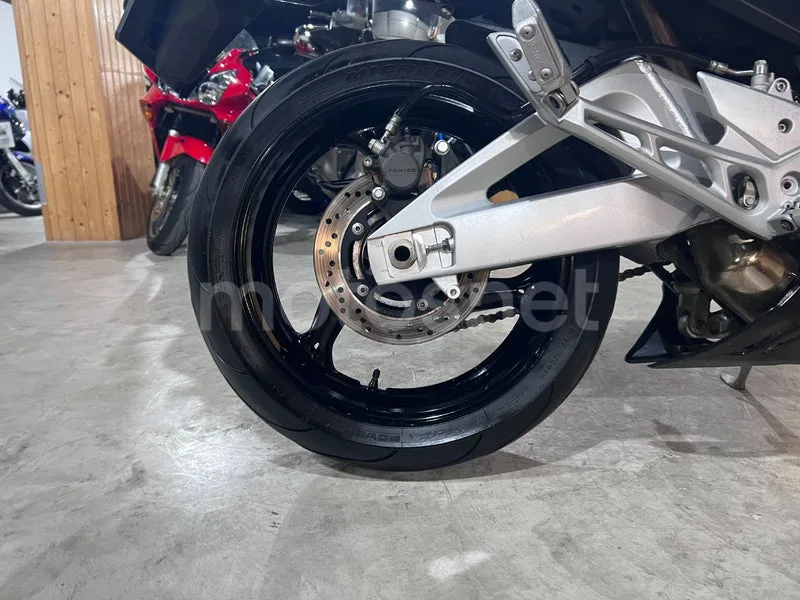Suzuki GSR600 - Vista 9