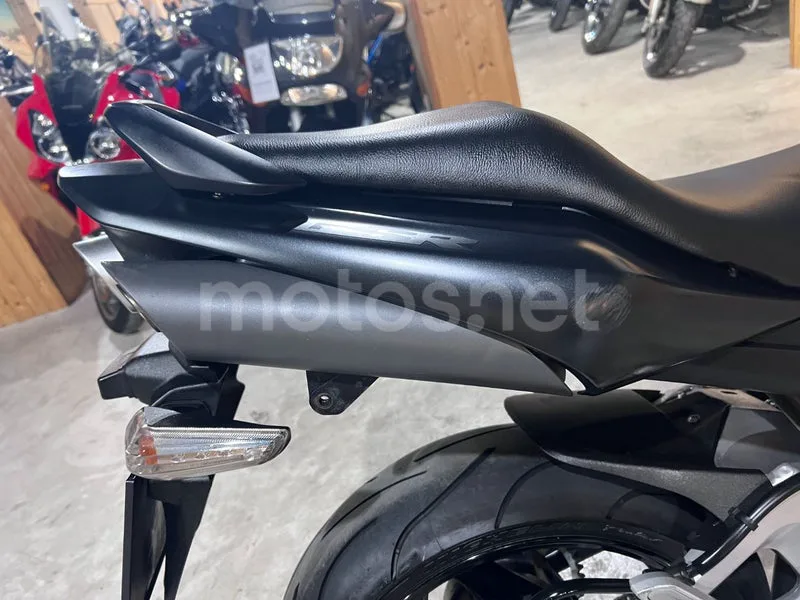 Suzuki GSR600 - Vista 10