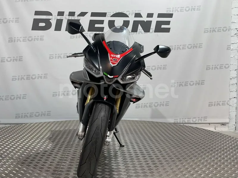 Aprilia RSV4 - Vista 5